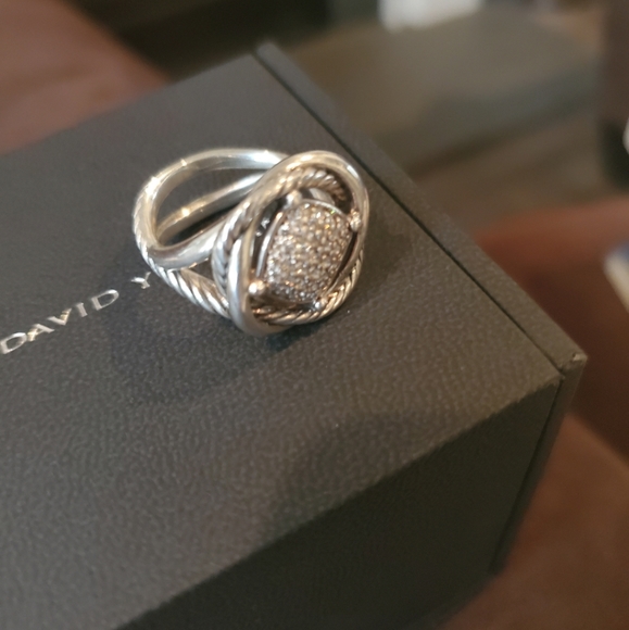 David Yurman Infinity Ring with Diamonds - Picture 2 of 5